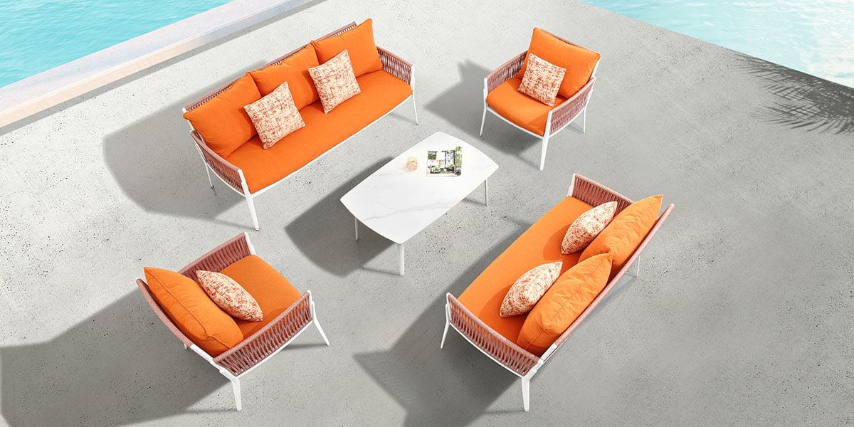 Higold Milano propone divani sedie tavolo salotti da esterno