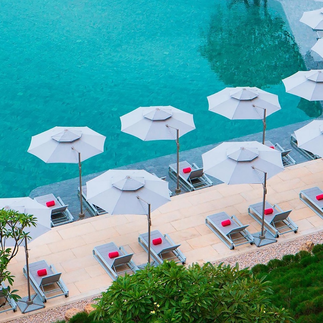 Higold Milano propone sdrai da piscina – Realizzazione Capella Hotel in China